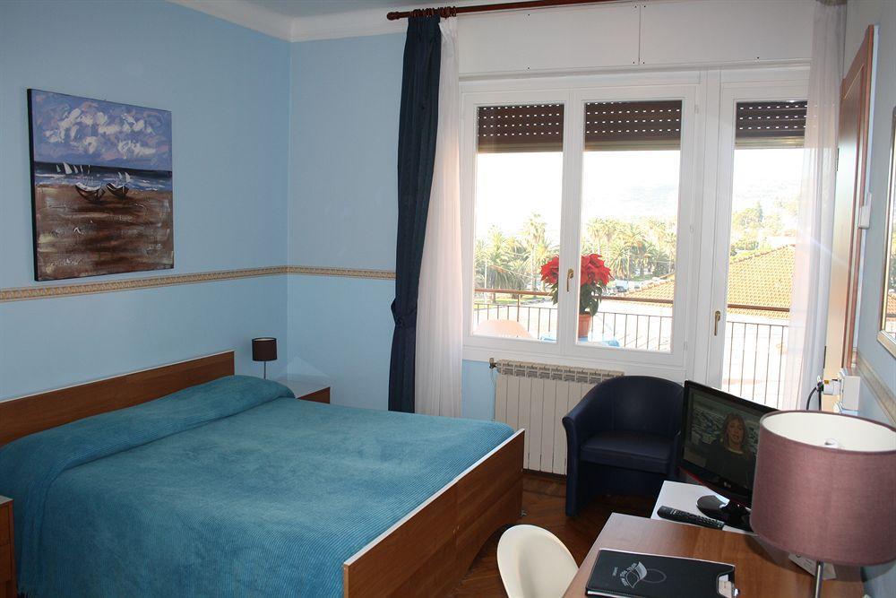 Hotel Sole Mare Sanremo Exterior photo