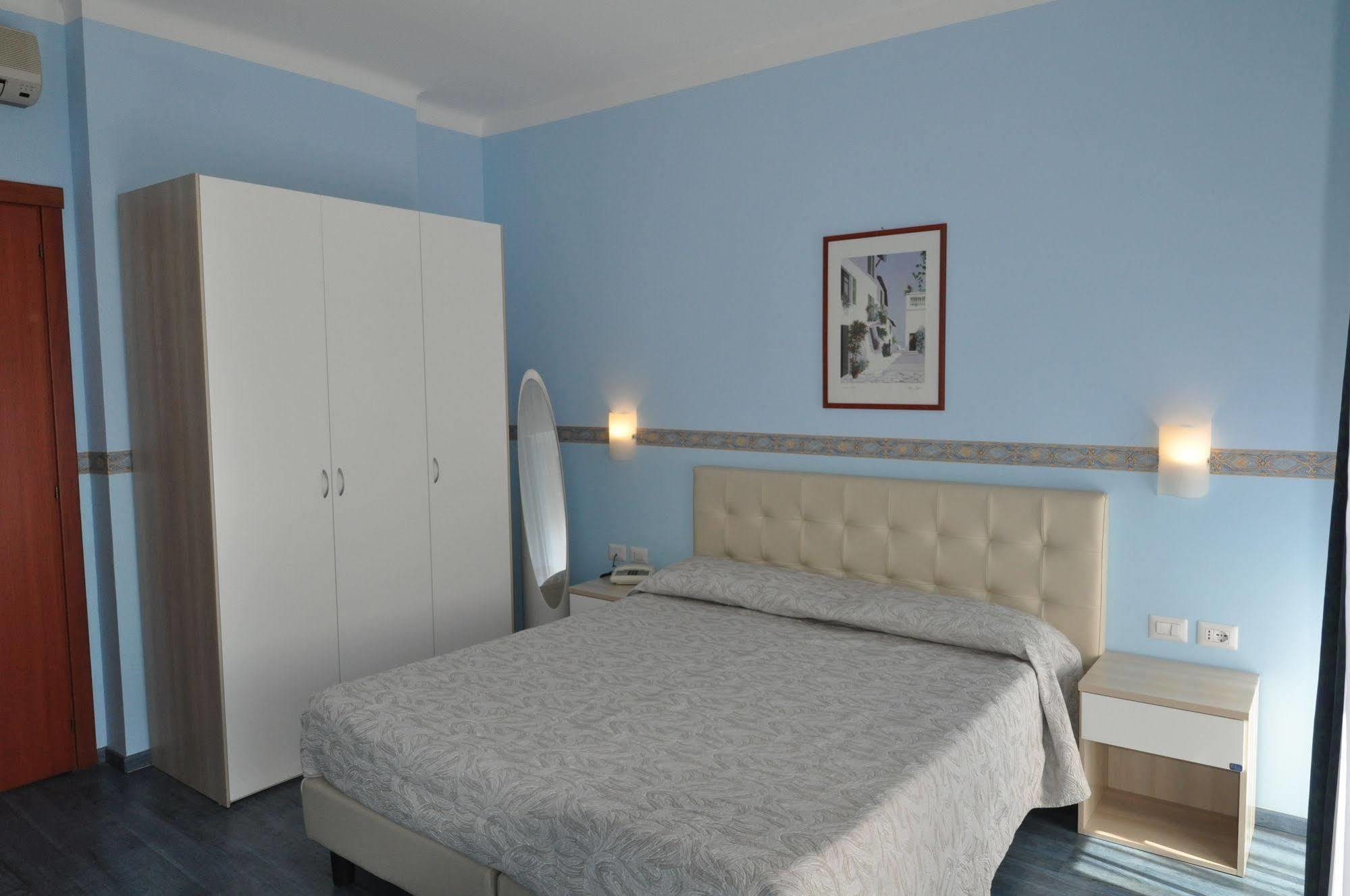 Hotel Sole Mare Sanremo Exterior photo