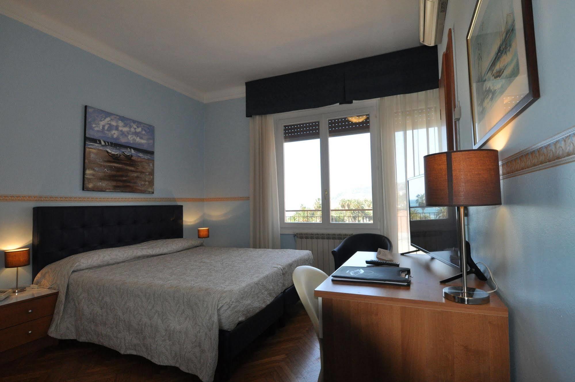 Hotel Sole Mare Sanremo Exterior photo